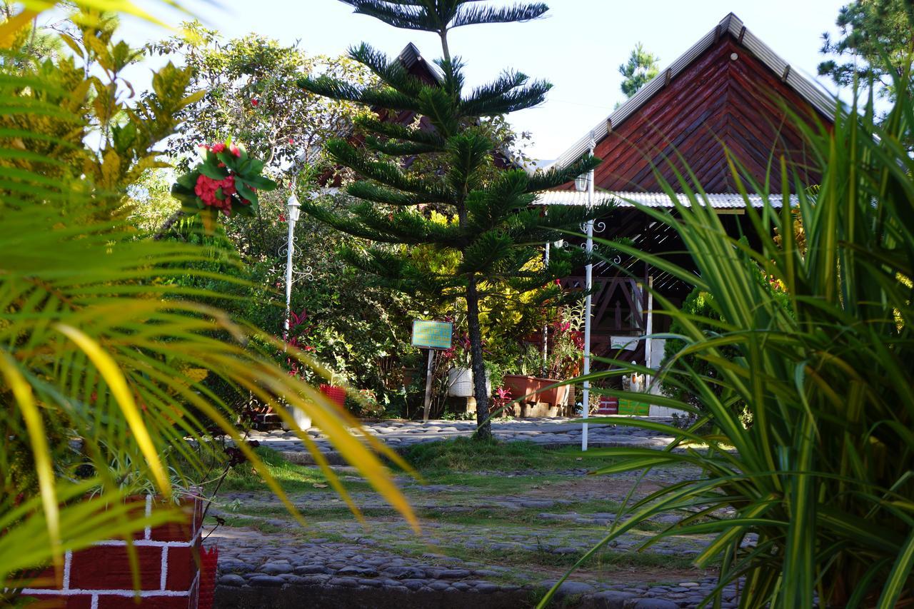 Hotel Y Restaurante Las Margaritas Perquín Exterior photo